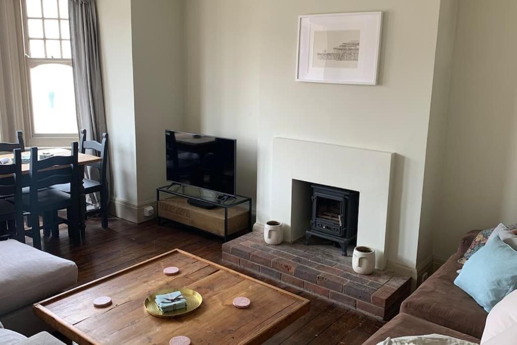 Lovely 4 Bedroom Home, Stones Throw From The Beach Brighton Eksteriør bilde