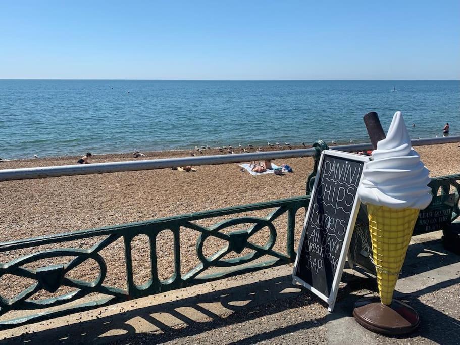 Lovely 4 Bedroom Home, Stones Throw From The Beach Brighton Eksteriør bilde