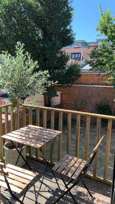 Lovely 4 Bedroom Home, Stones Throw From The Beach Brighton Eksteriør bilde