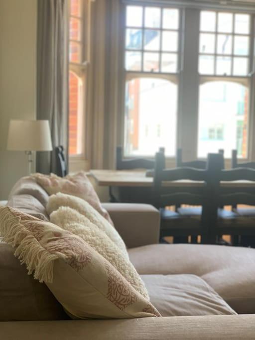 Lovely 4 Bedroom Home, Stones Throw From The Beach Brighton Eksteriør bilde
